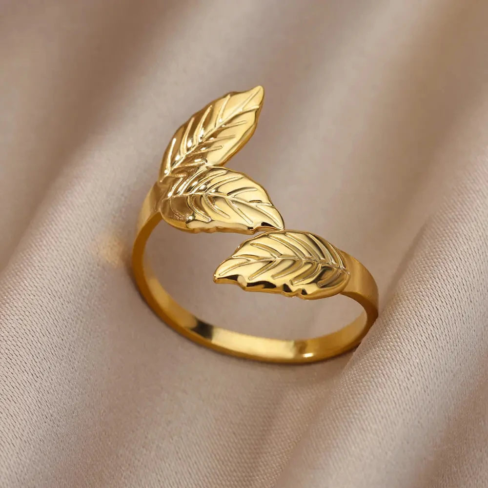 Noverlla™ Luxury Gold Stainless Steel Ring | Timeless Elegance for Women
