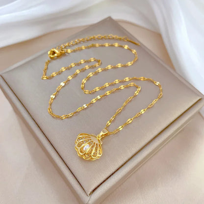 Noverlla™ Luxury Shell Pearl Pendant Necklace | French Vintage Elegance