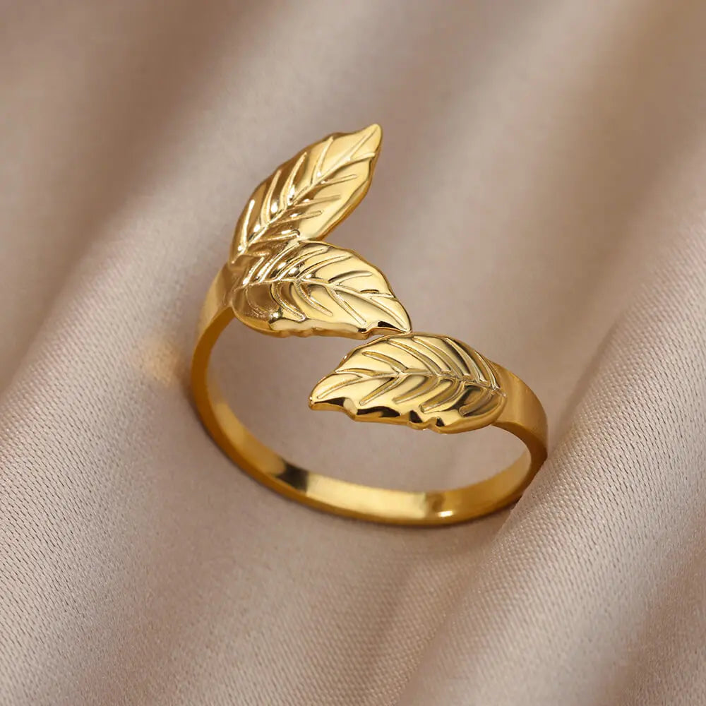 Noverlla™ Luxury Gold Stainless Steel Ring | Timeless Elegance for Women