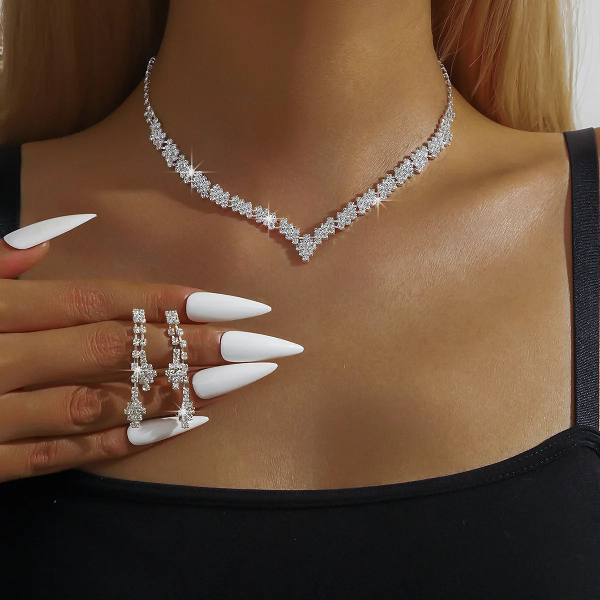 Noverlla™ Luxury Rhinestone Tassel Jewelry Set | Elegant Necklace & Earrings