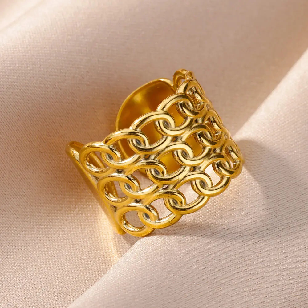 Noverlla™ Luxury Gold Stainless Steel Ring | Timeless Elegance for Women