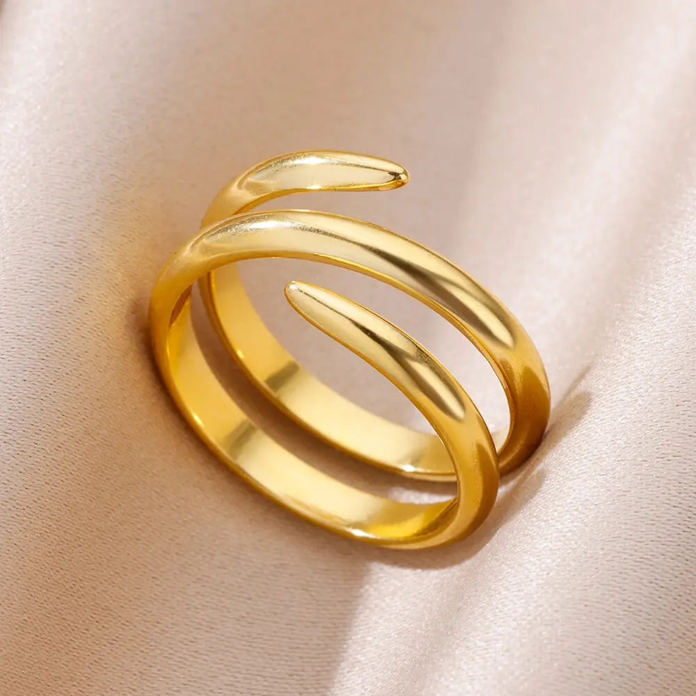 Noverlla™ Luxury Gold Stainless Steel Ring | Timeless Elegance for Women