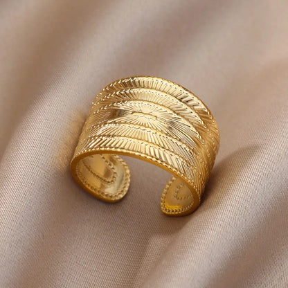 Noverlla™ Luxury Gold Stainless Steel Ring | Timeless Elegance for Women